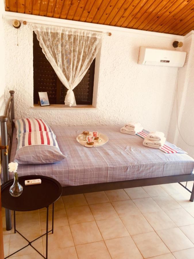 Rose'S Place Артемида Екстериор снимка
