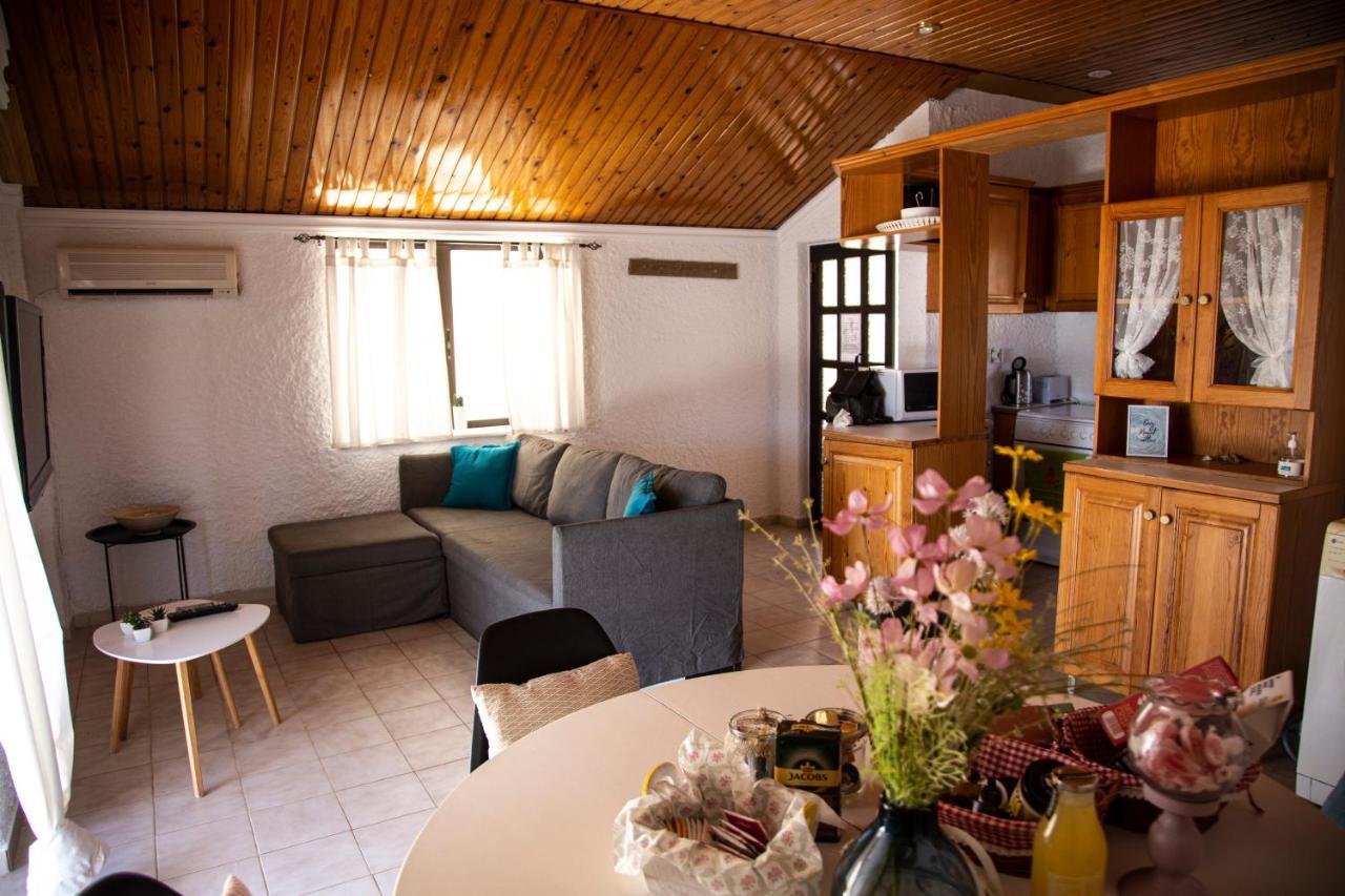 Rose'S Place Артемида Екстериор снимка